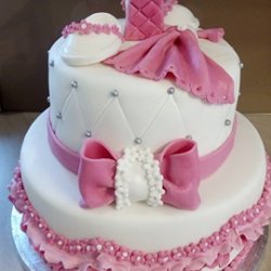 Dvoupatrový dort na první narozeniny